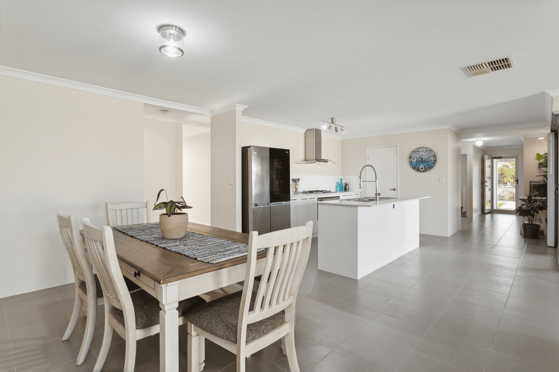 5 Grassdale Parkway, Ellenbrook, WA 6069