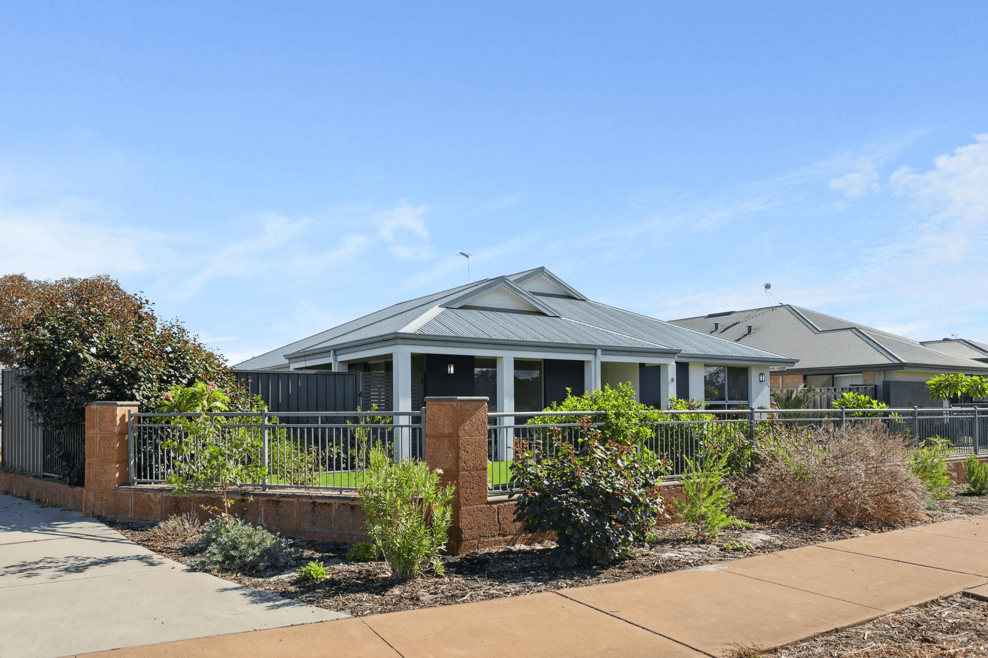 5 Grassdale Parkway, Ellenbrook, WA 6069
