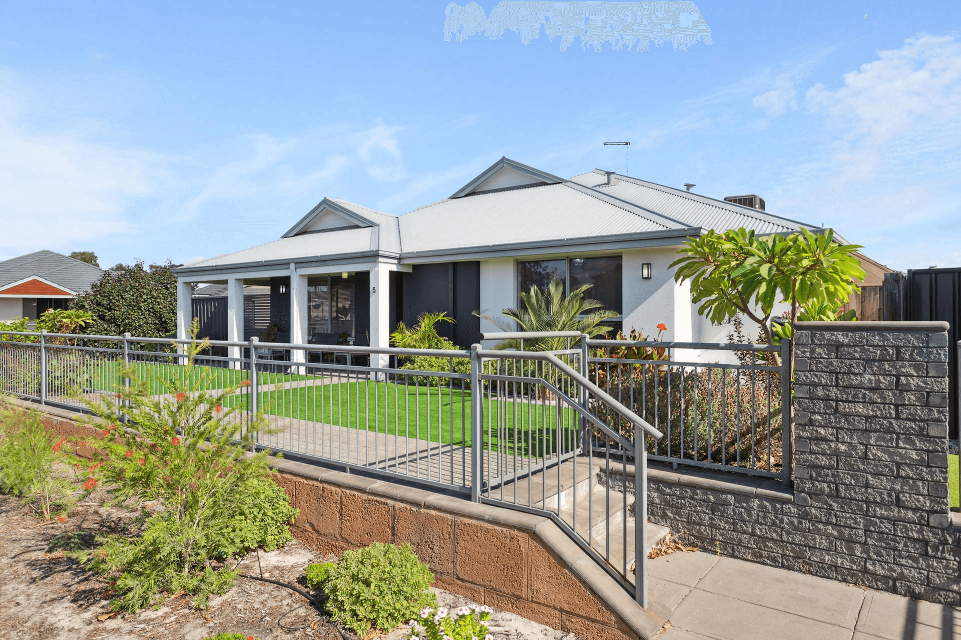 5 Grassdale Parkway, Ellenbrook, WA 6069
