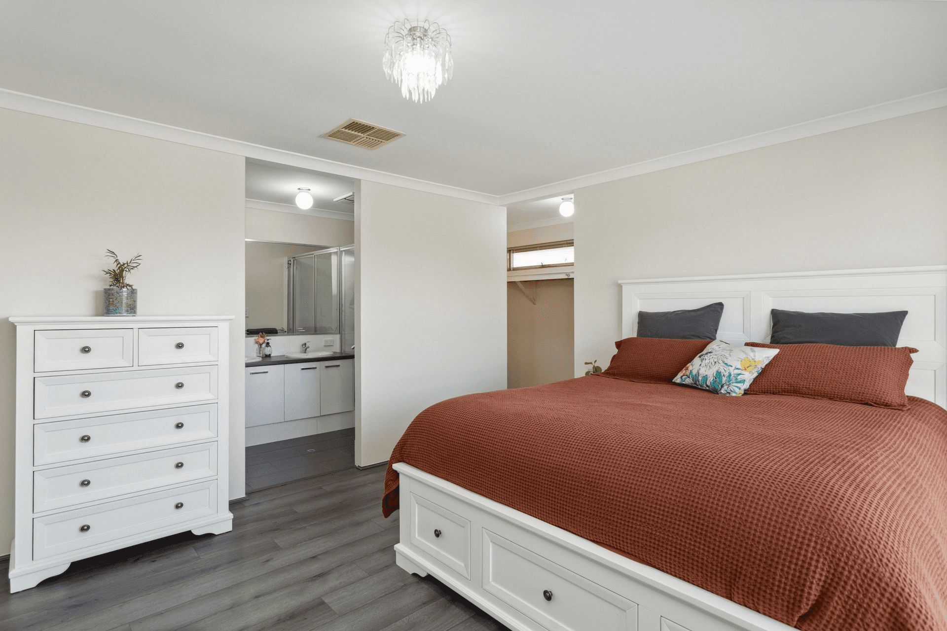 5 Grassdale Parkway, Ellenbrook, WA 6069
