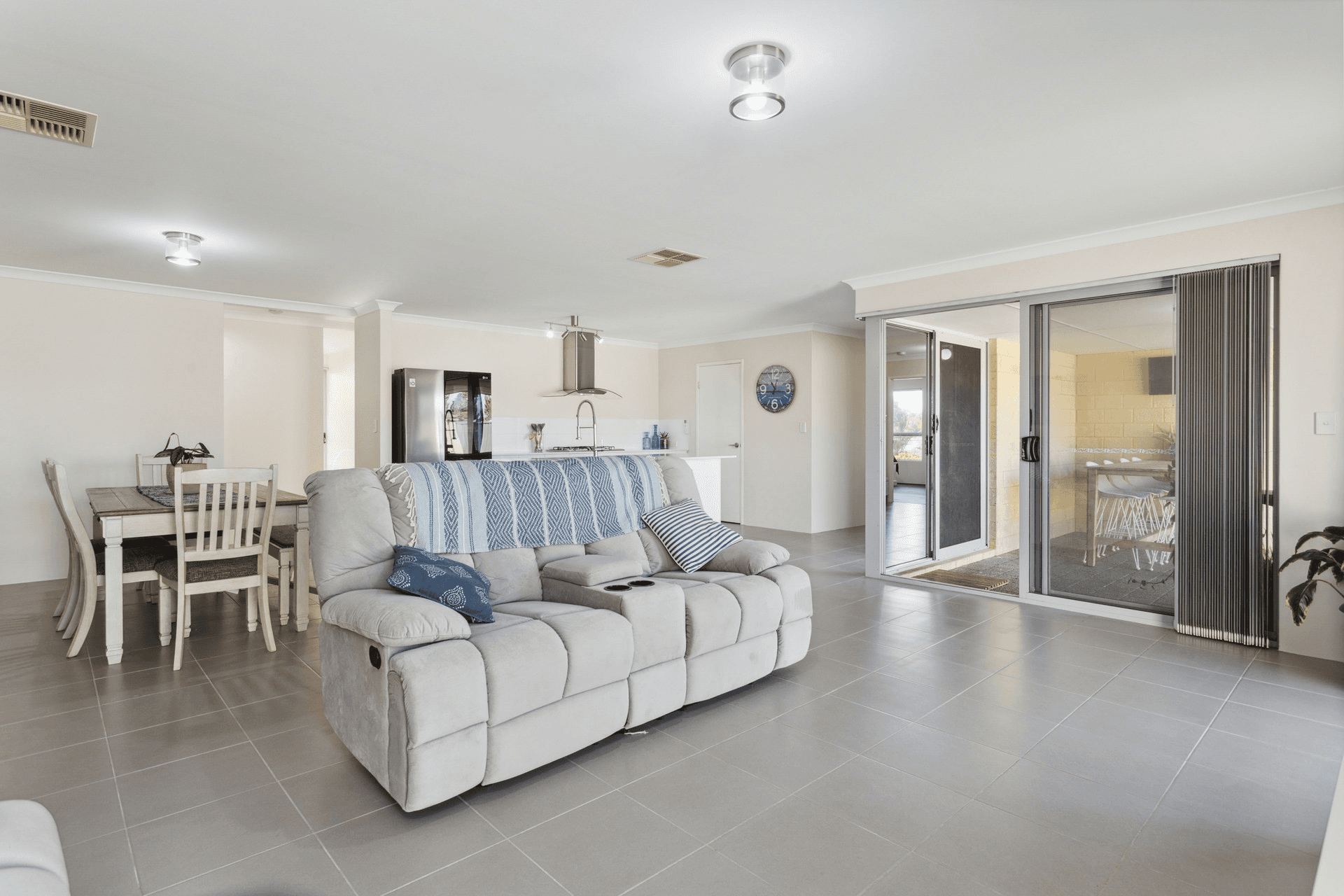 5 Grassdale Parkway, Ellenbrook, WA 6069