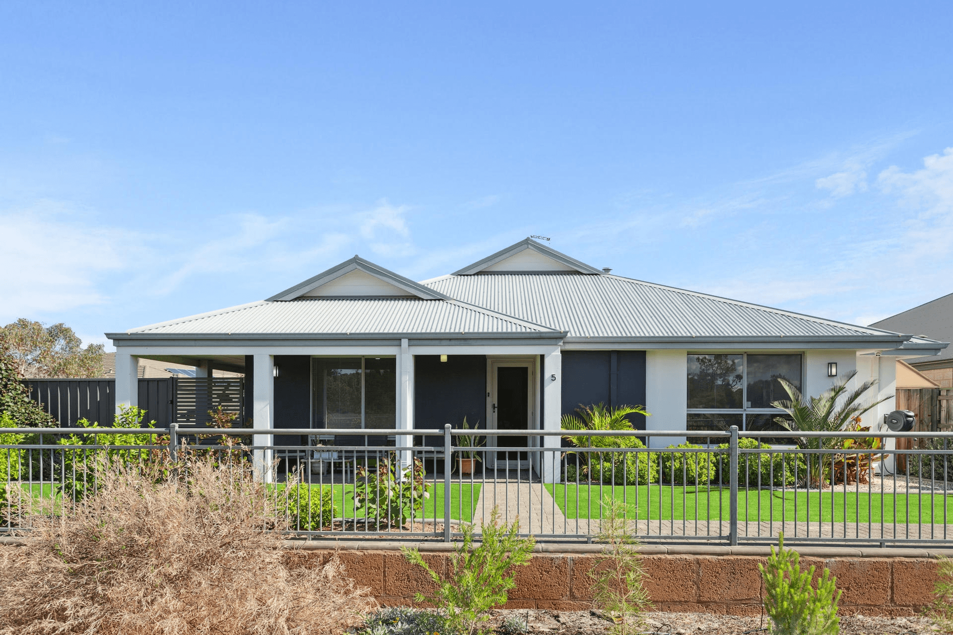 5 Grassdale Parkway, Ellenbrook, WA 6069