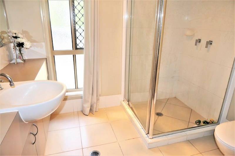 16 Brightwood Place, FERNVALE, QLD 4306