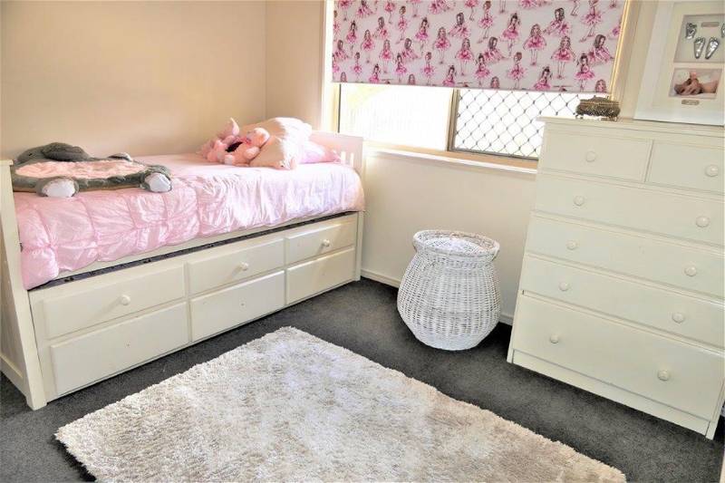 16 Brightwood Place, FERNVALE, QLD 4306