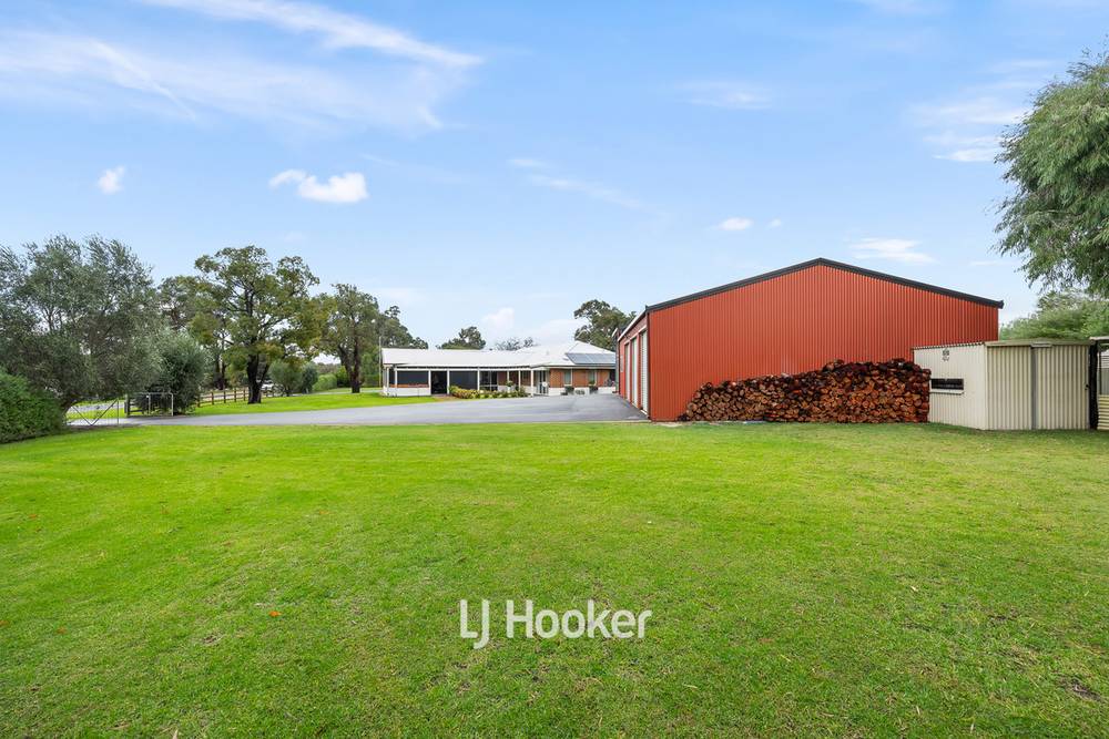 12 Craigie Drive, Roelands, WA 6226