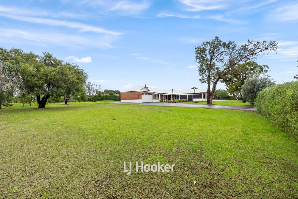 12 Craigie Drive, Roelands, WA 6226