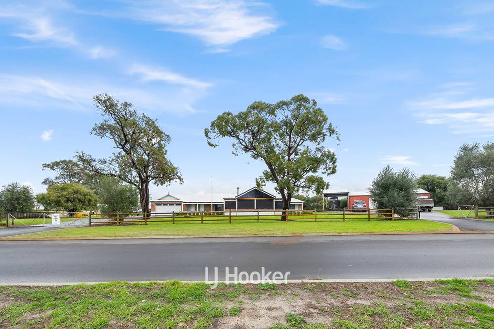 12 Craigie Drive, Roelands, WA 6226