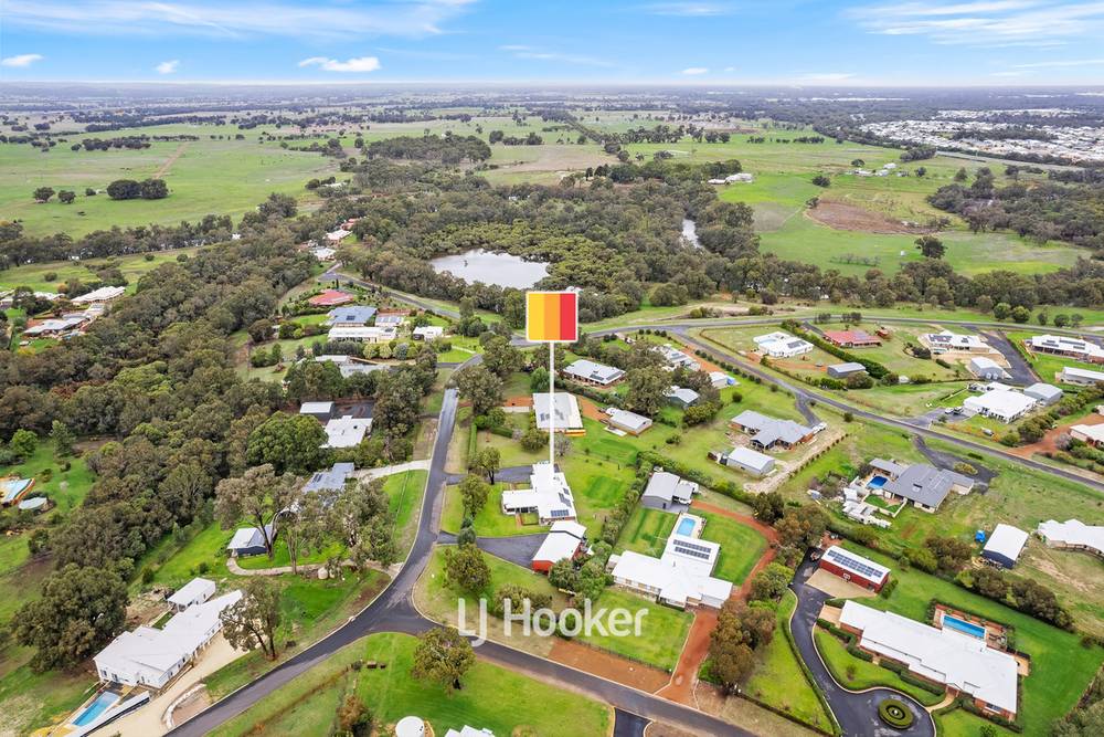 12 Craigie Drive, Roelands, WA 6226