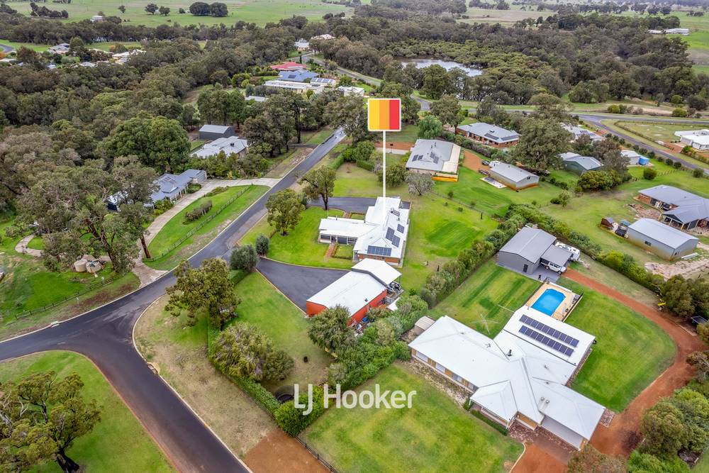 12 Craigie Drive, Roelands, WA 6226