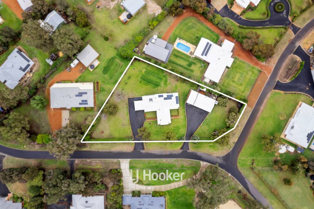 12 Craigie Drive, Roelands, WA 6226