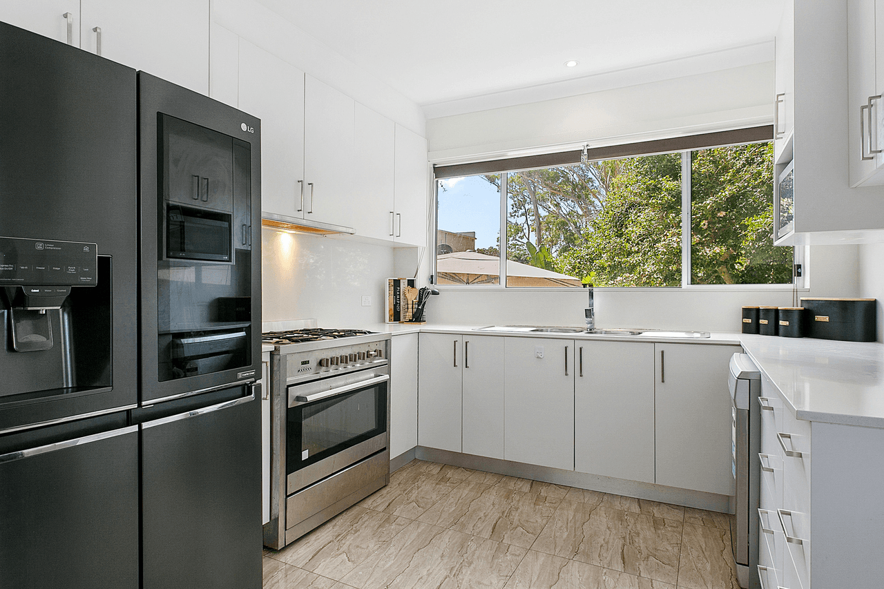 92 Bignell Street, Illawong, NSW 2234