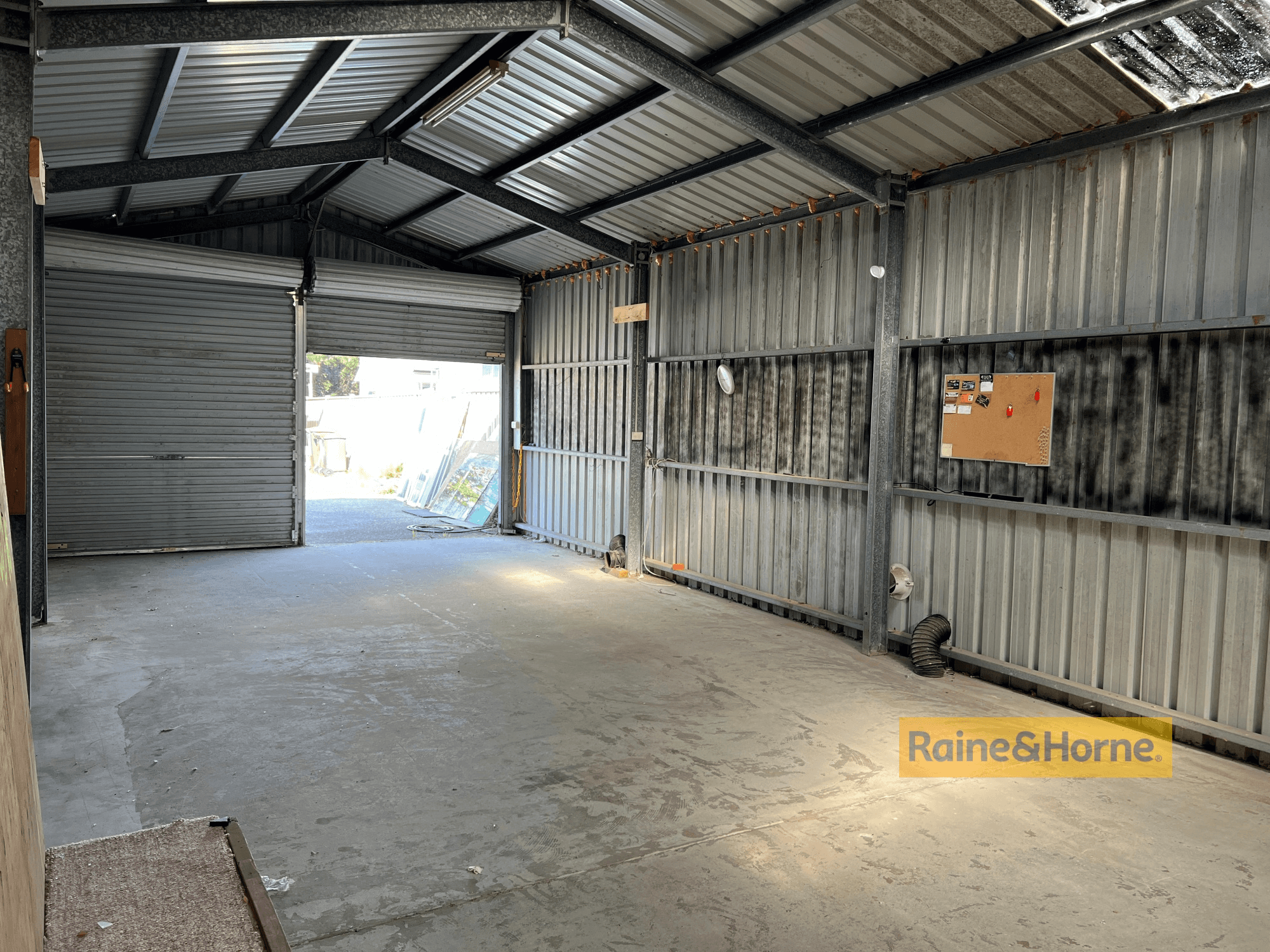 Shed 1/233 Ocean View Road, ETTALONG BEACH, NSW 2257