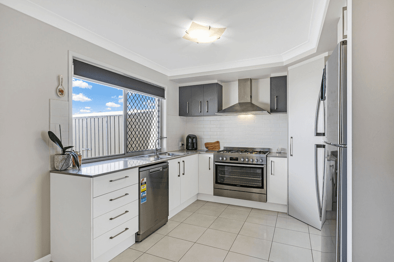 64 Majestic Circuit, THORNLANDS, QLD 4164