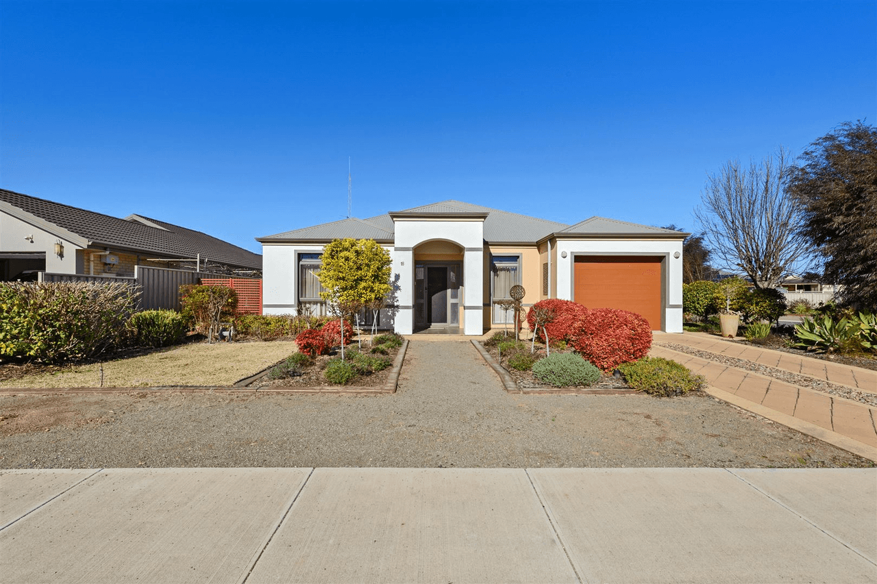 18 Abbott Drive, Kadina, SA 5554