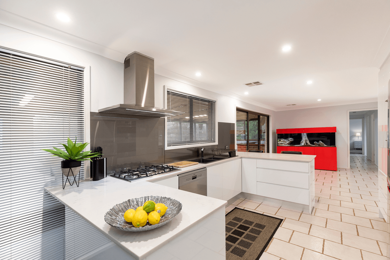 5 Barrie Close, WILLIAMTOWN, NSW 2318