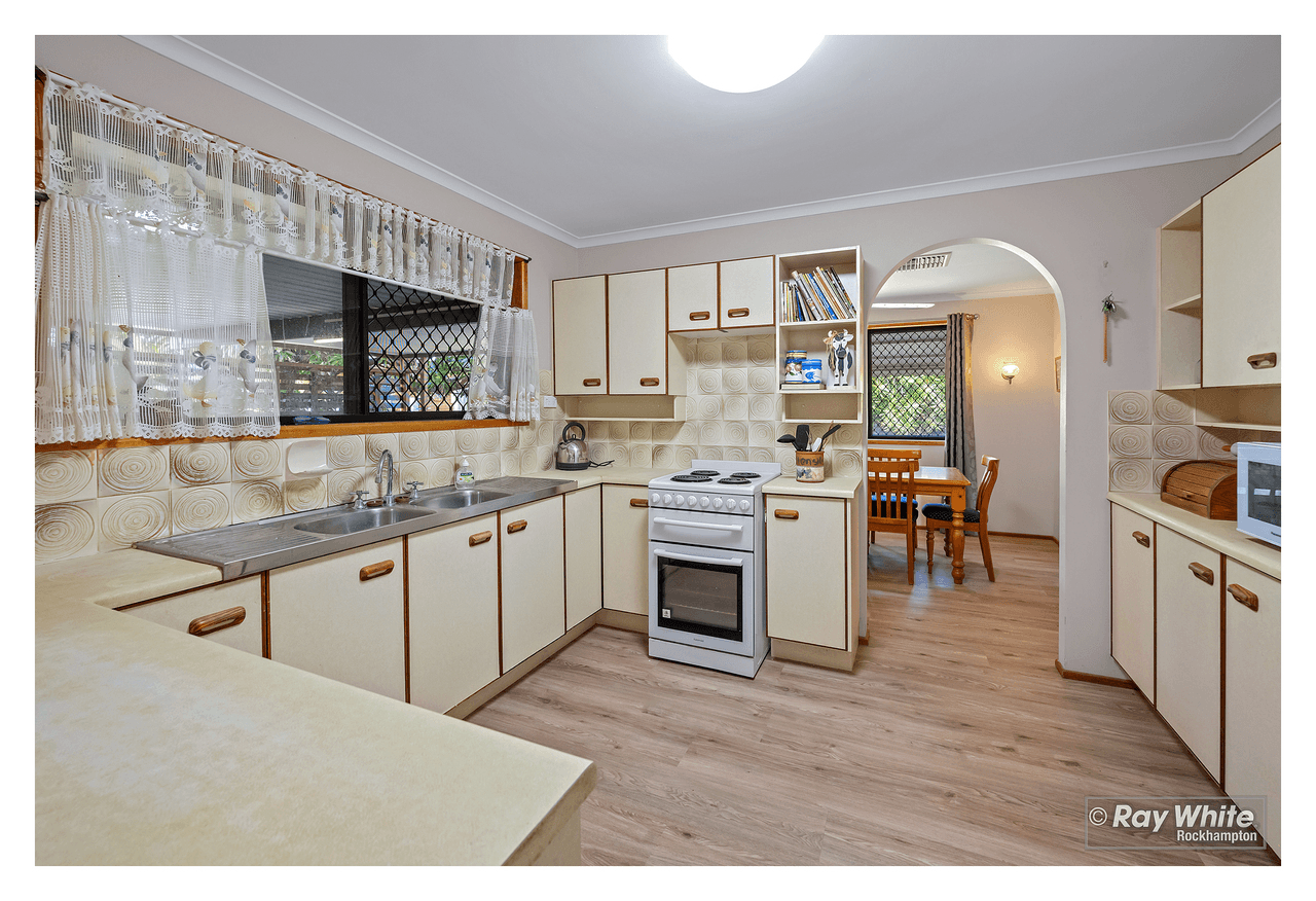 5 Moss Court, FRENCHVILLE, QLD 4701