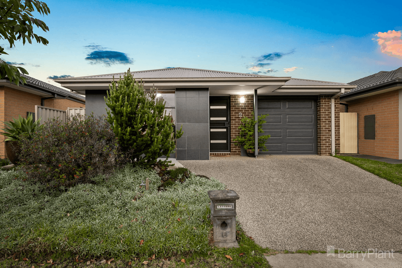 6 Willowtree Drive, Pakenham, VIC 3810