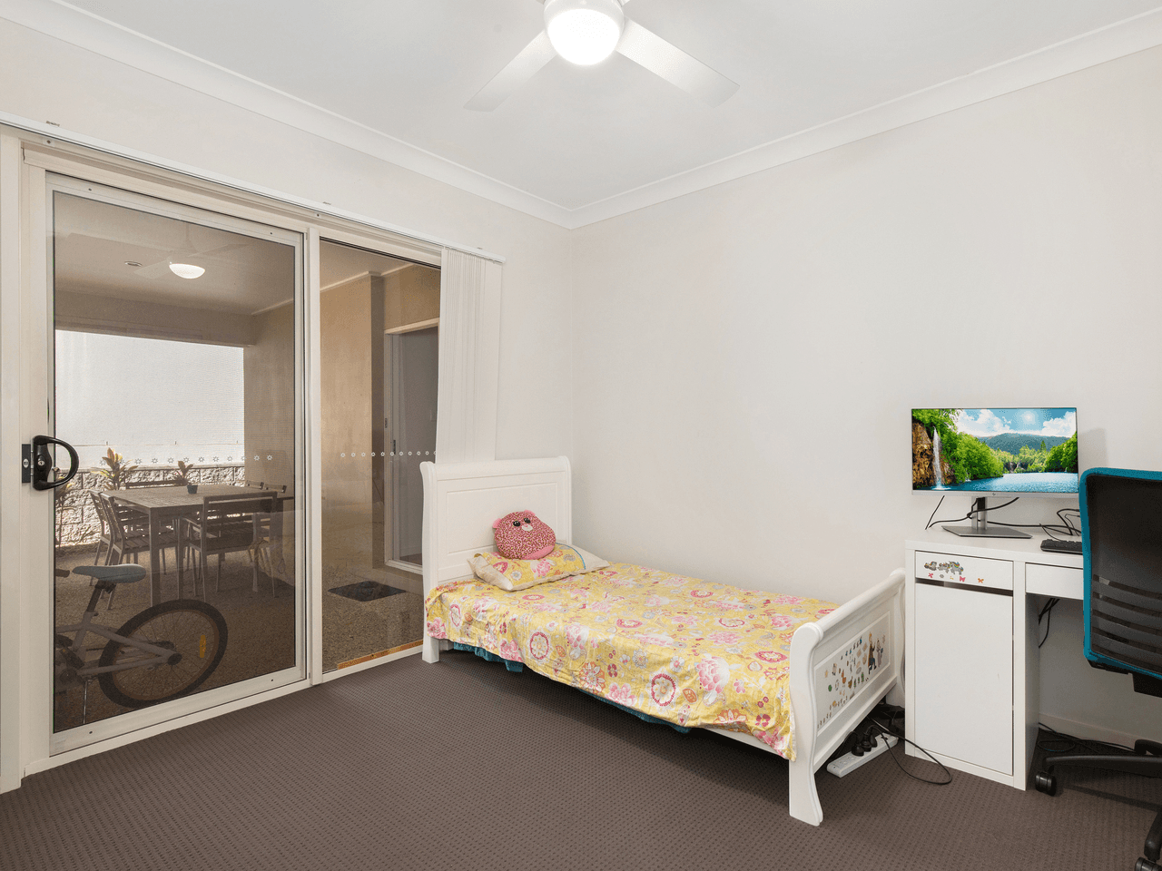 1 & 2/21 Hillcrest Street, ROCHEDALE, QLD 4123