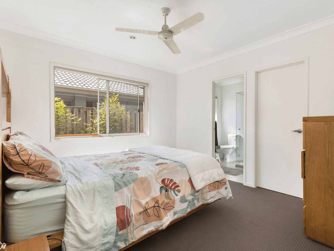 1 & 2/21 Hillcrest Street, ROCHEDALE, QLD 4123