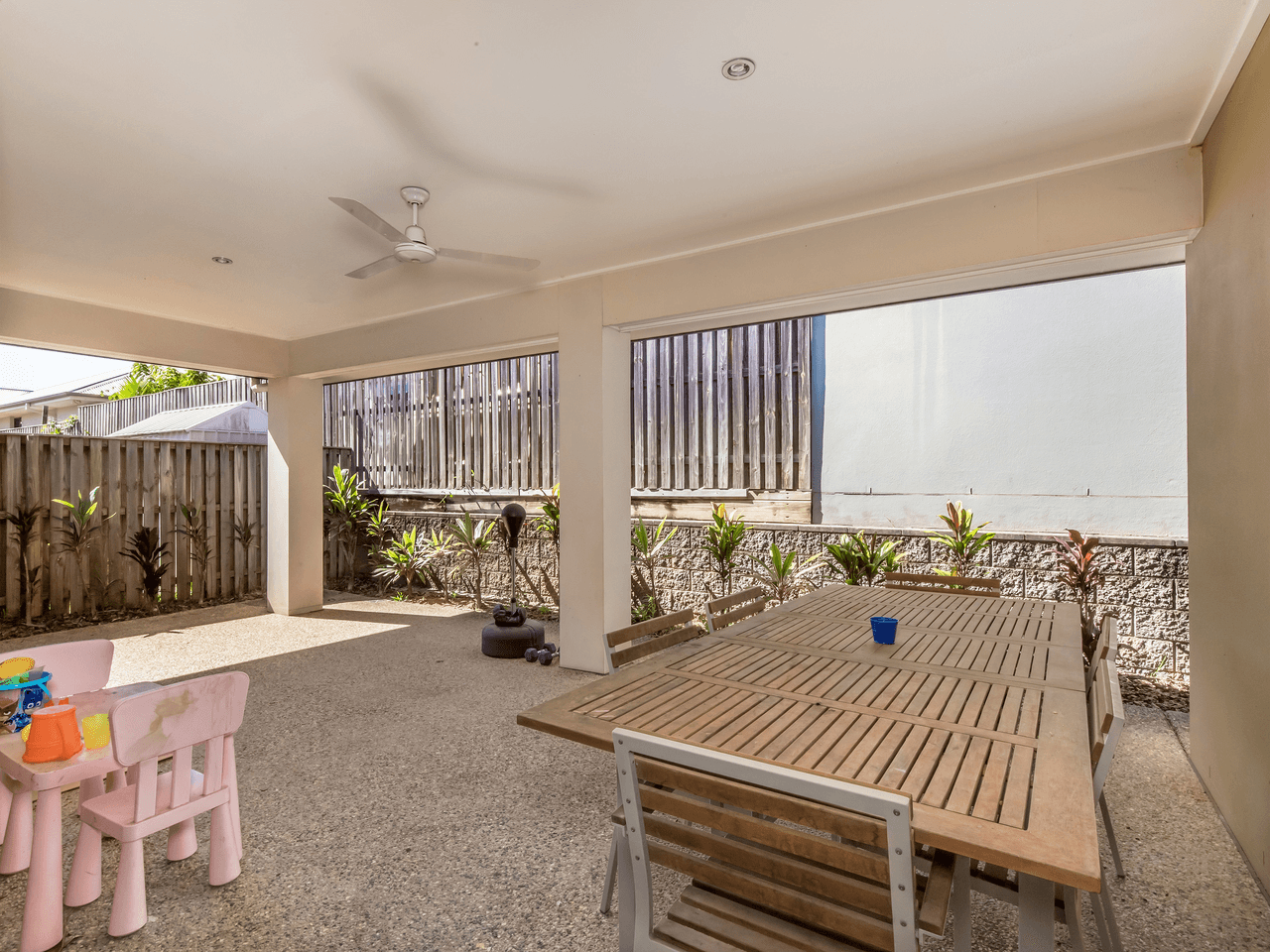 1 & 2/21 Hillcrest Street, ROCHEDALE, QLD 4123