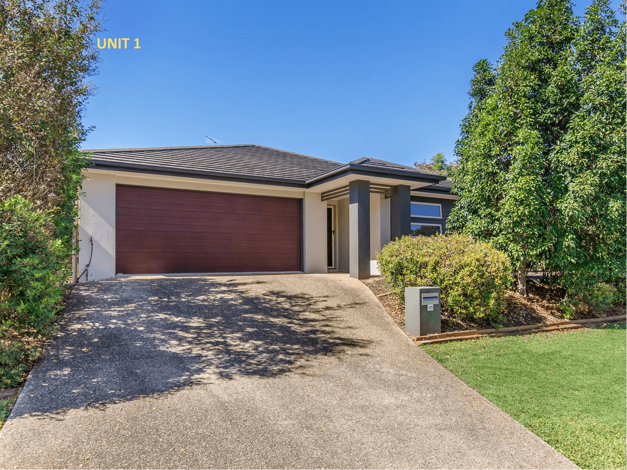 1 & 2/21 Hillcrest Street, ROCHEDALE, QLD 4123