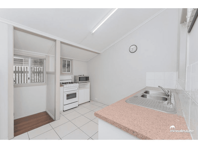 98 Robinson Street, Frenchville, QLD 4701