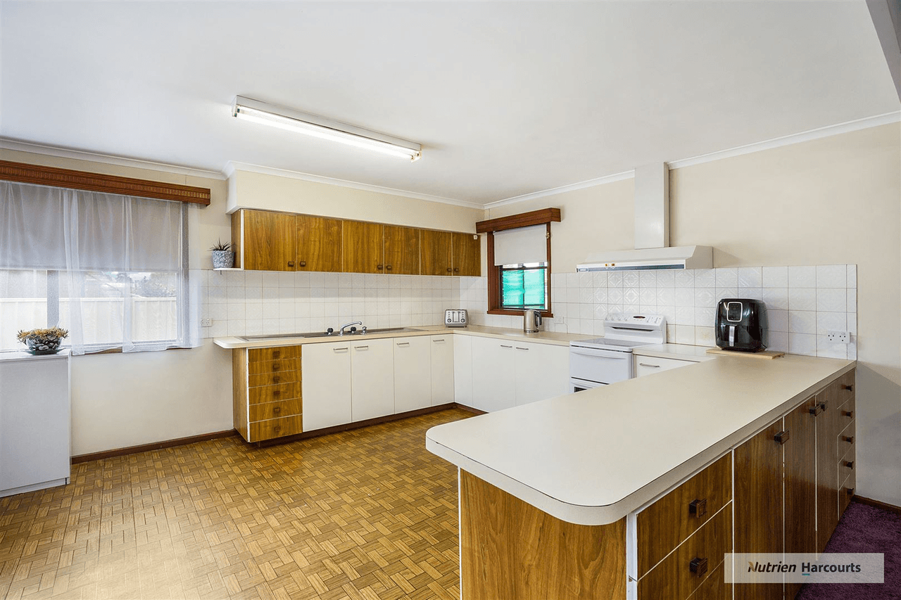 19 Shadforth Street, Kerang, VIC 3579