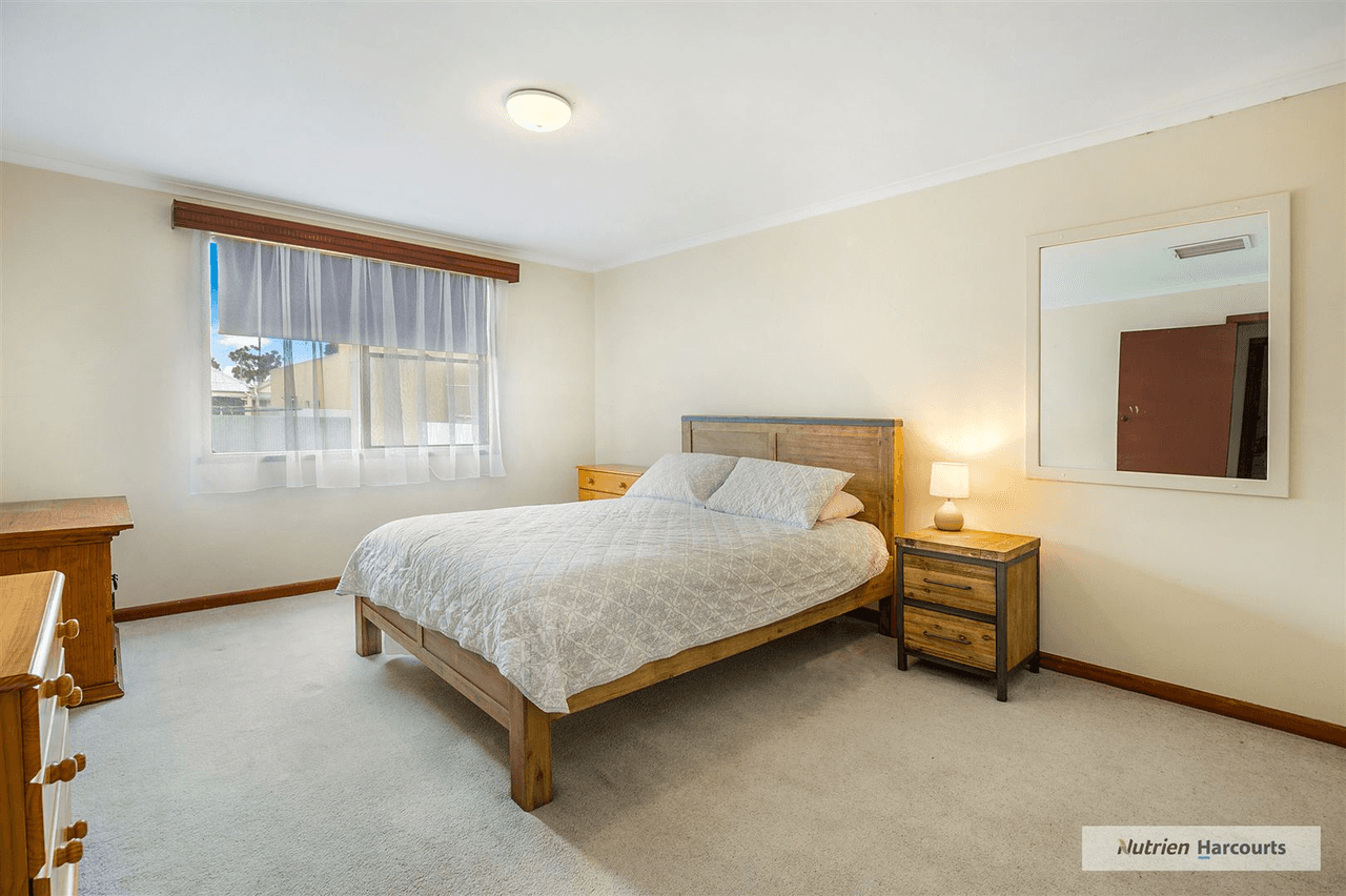 19 Shadforth Street, Kerang, VIC 3579