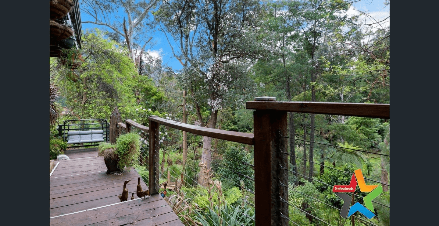 1 LA LA AVENUE, WARBURTON, VIC 3799