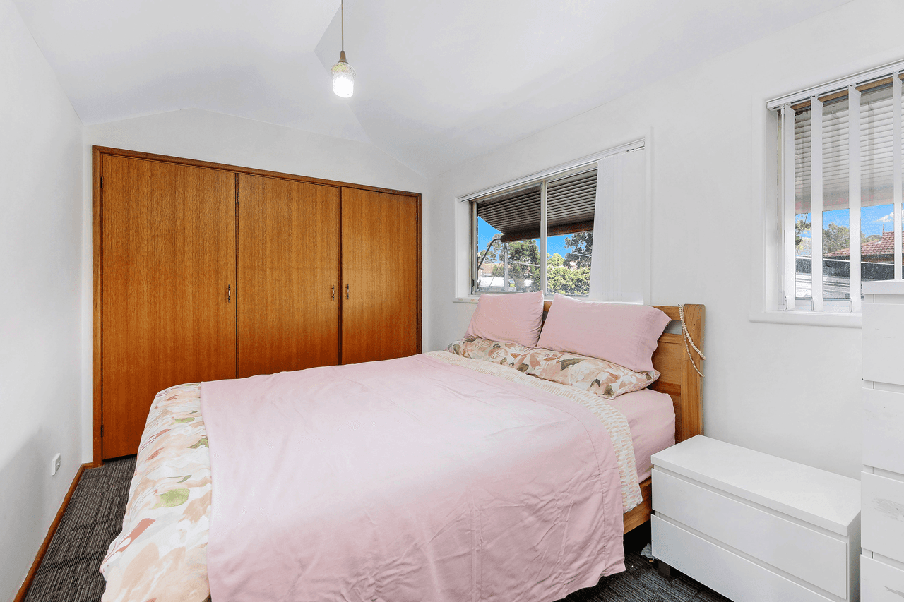 126 Rex Road, GEORGES HALL, NSW 2198