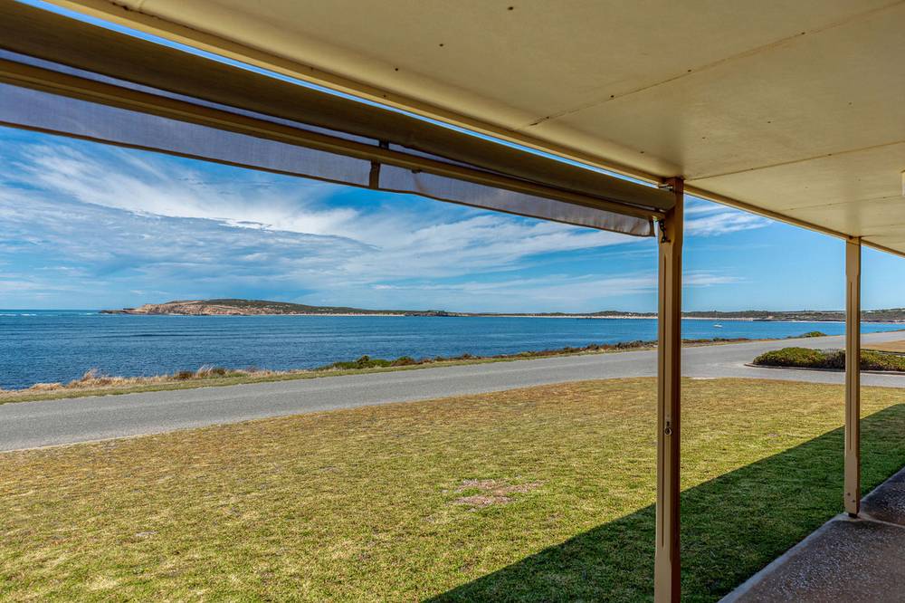 13 Esplanade, Elliston, SA 5670