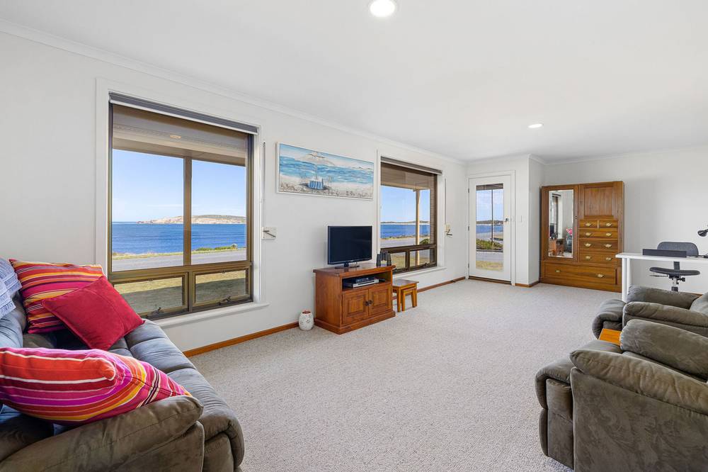 13 Esplanade, Elliston, SA 5670