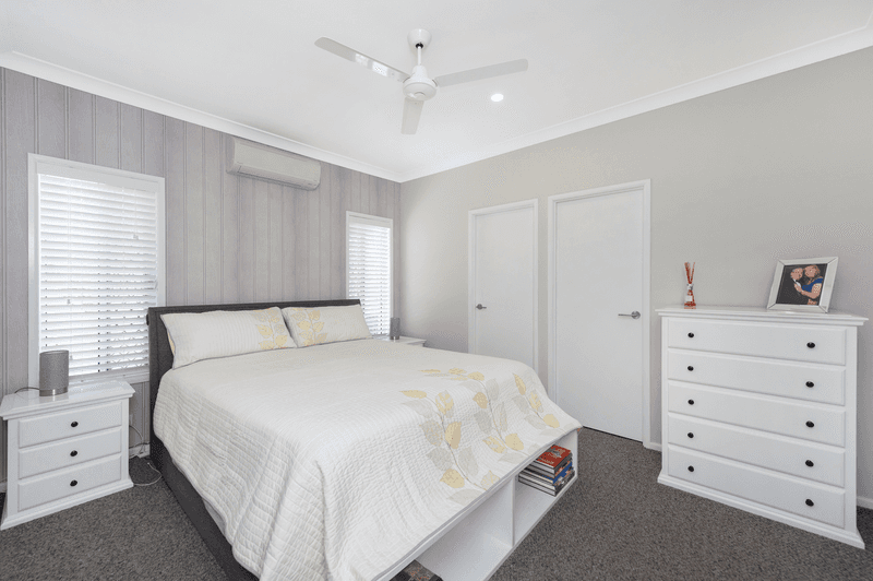 92-94 Martin Place, TAMBORINE, QLD 4270