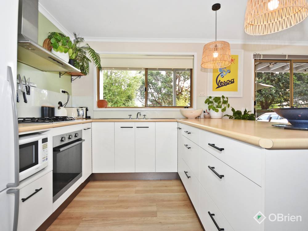 8 Currawong Close, Raymond Island, VIC 3880