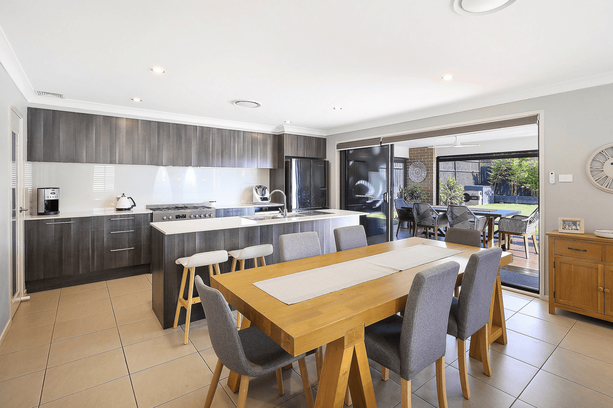 33 Mistview Circuit, FORRESTERS BEACH, NSW 2260