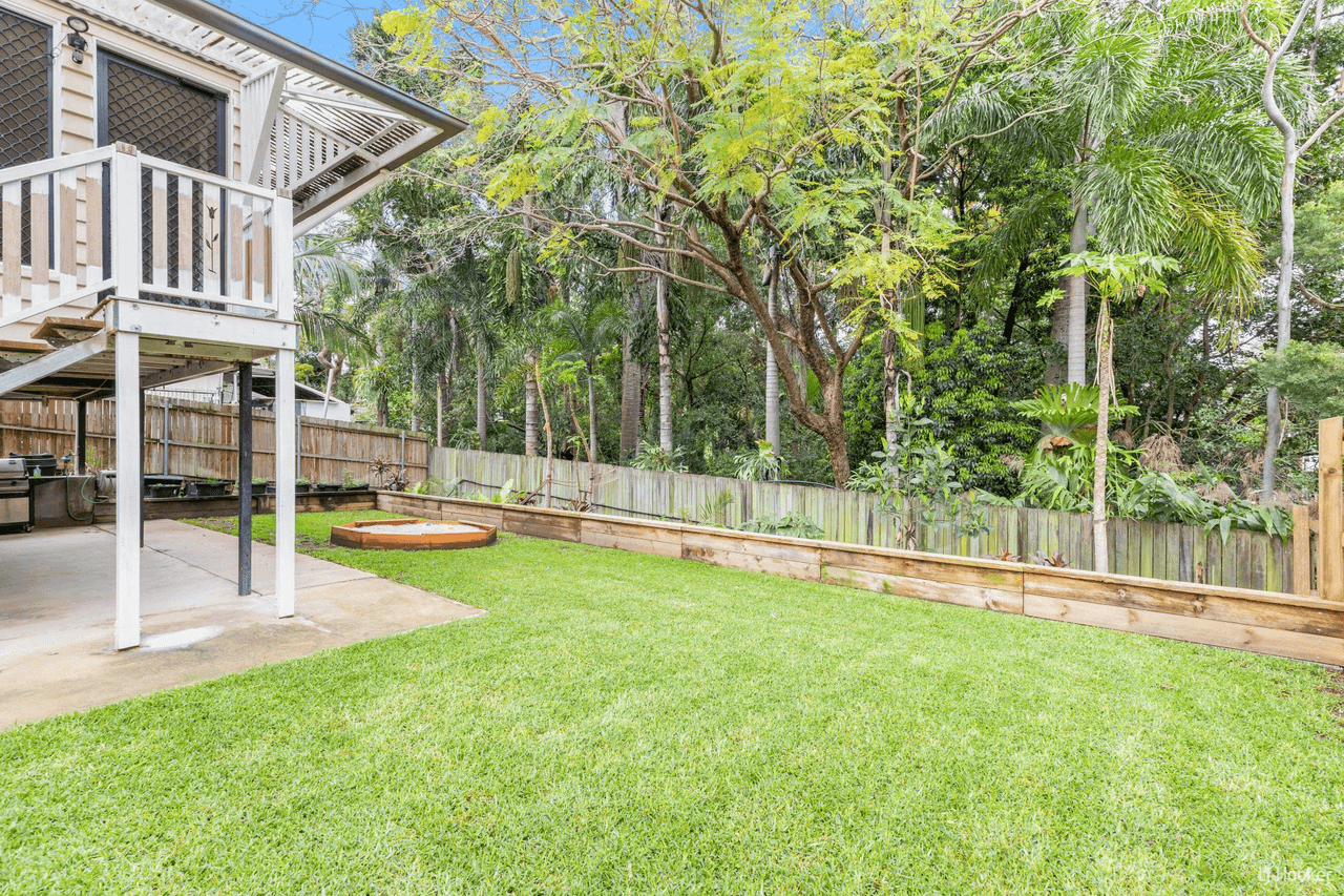 14 Albert Street, NORTH IPSWICH, QLD 4305