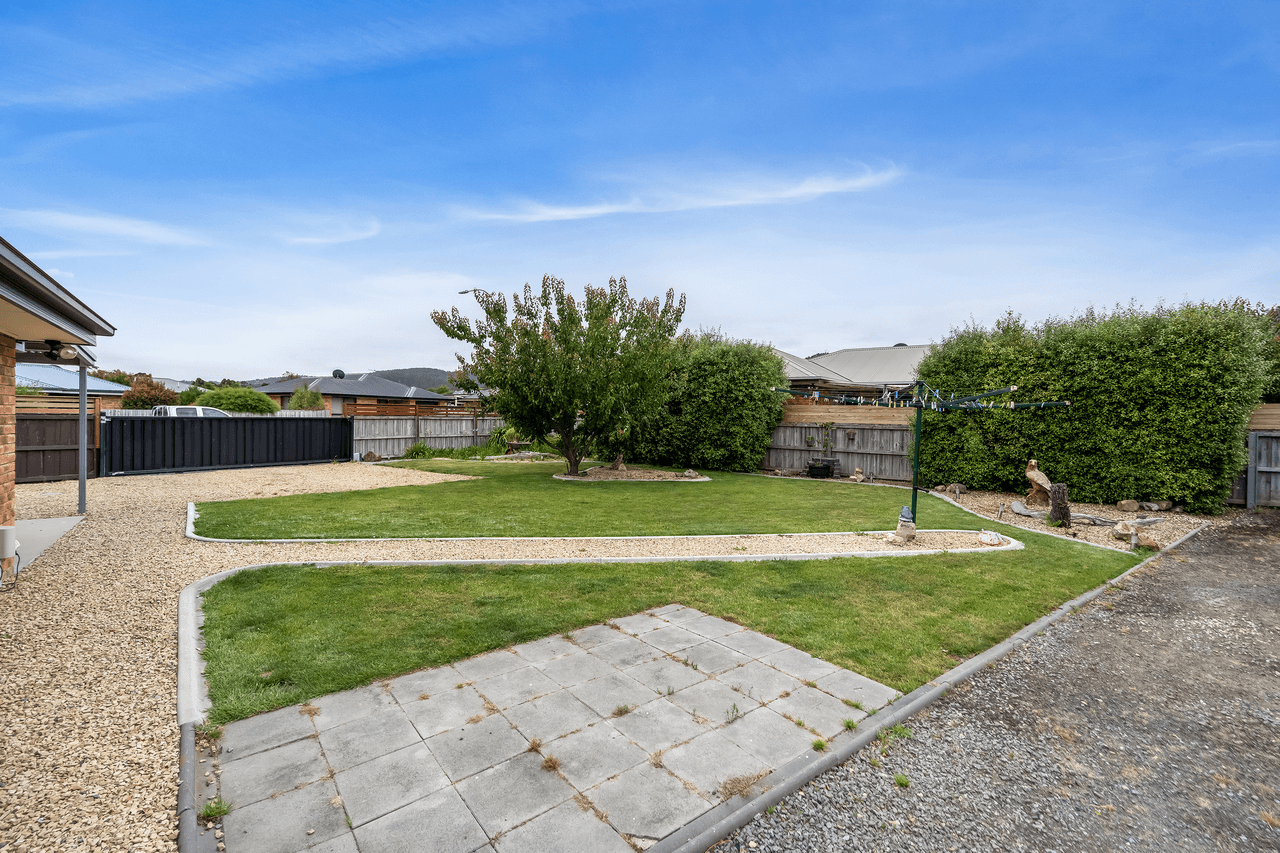 14 Clarence Crescent, ROKEBY, TAS 7019