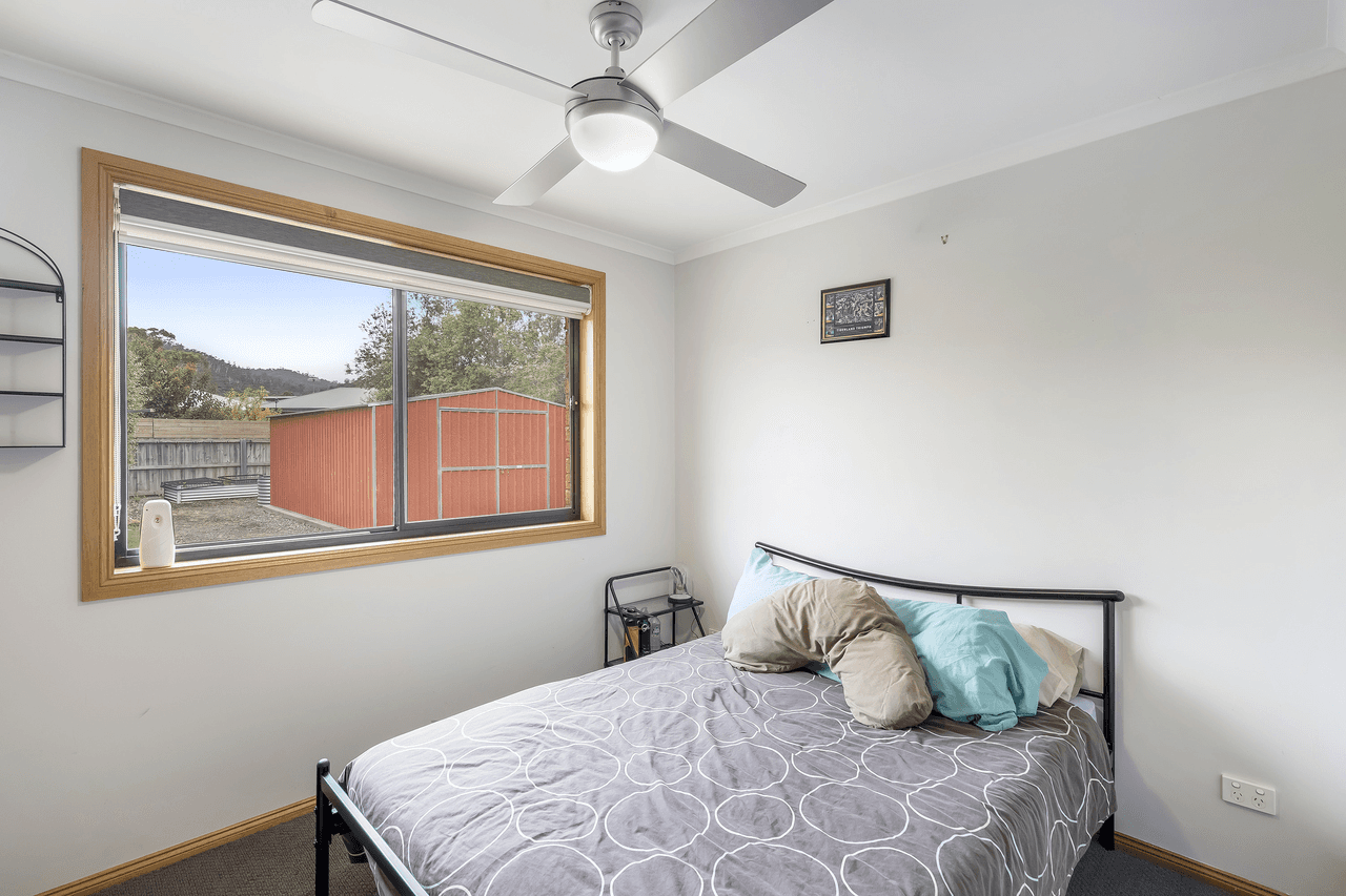 14 Clarence Crescent, ROKEBY, TAS 7019