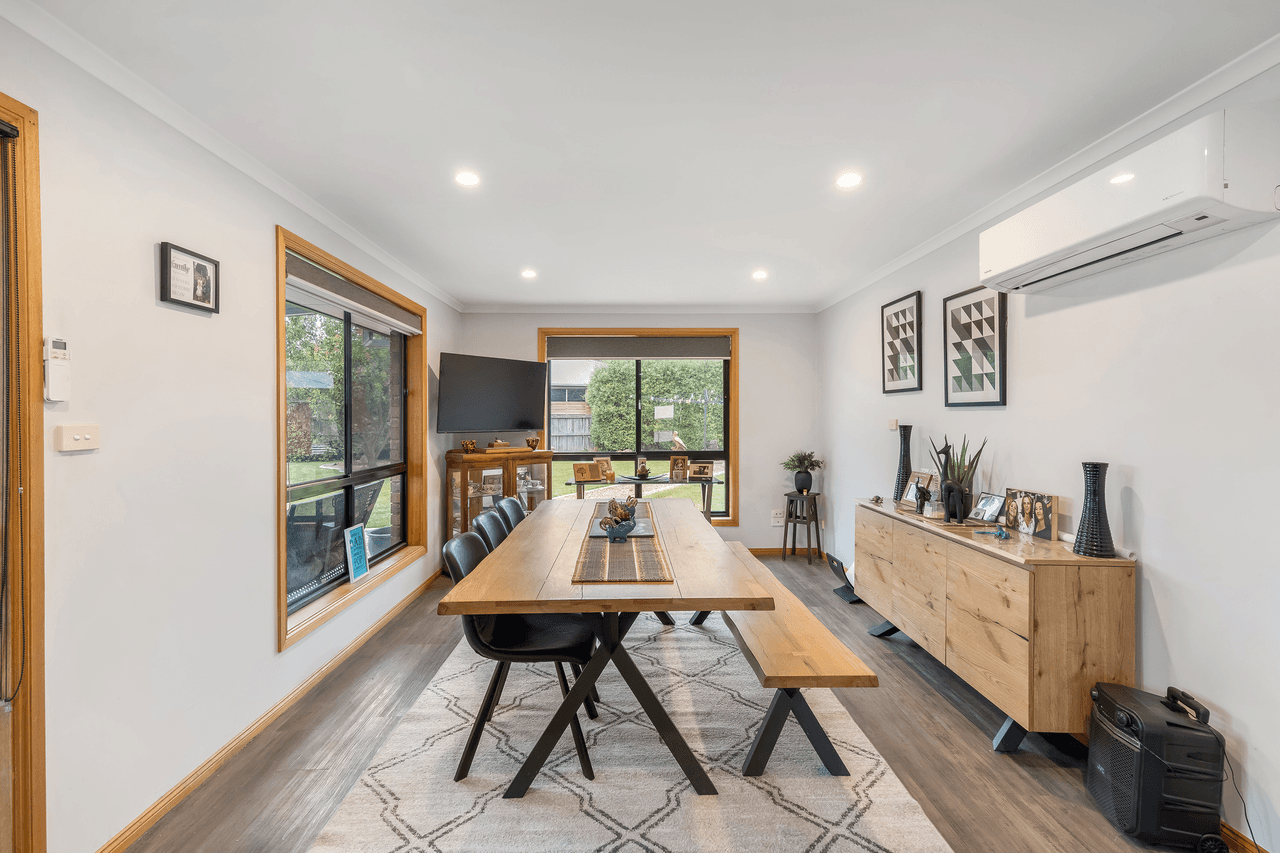 14 Clarence Crescent, ROKEBY, TAS 7019