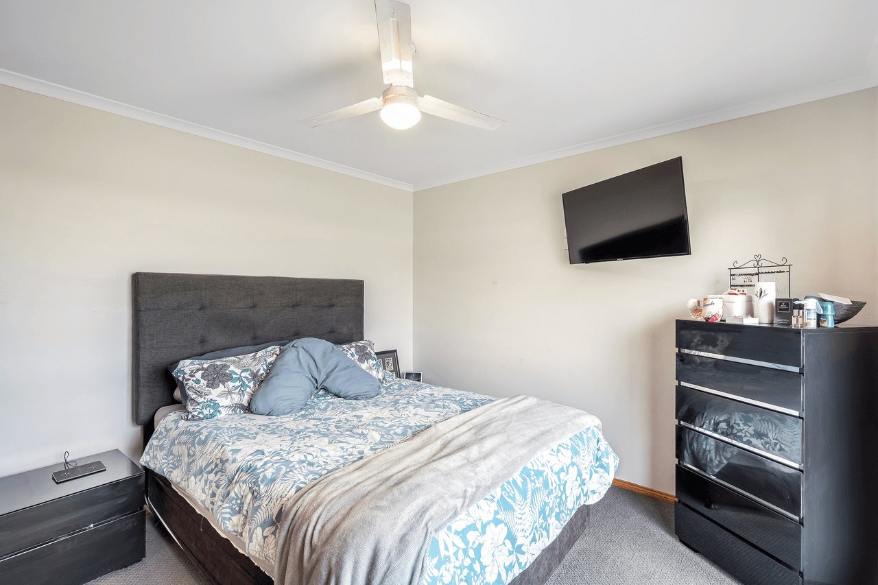 14 Clarence Crescent, ROKEBY, TAS 7019