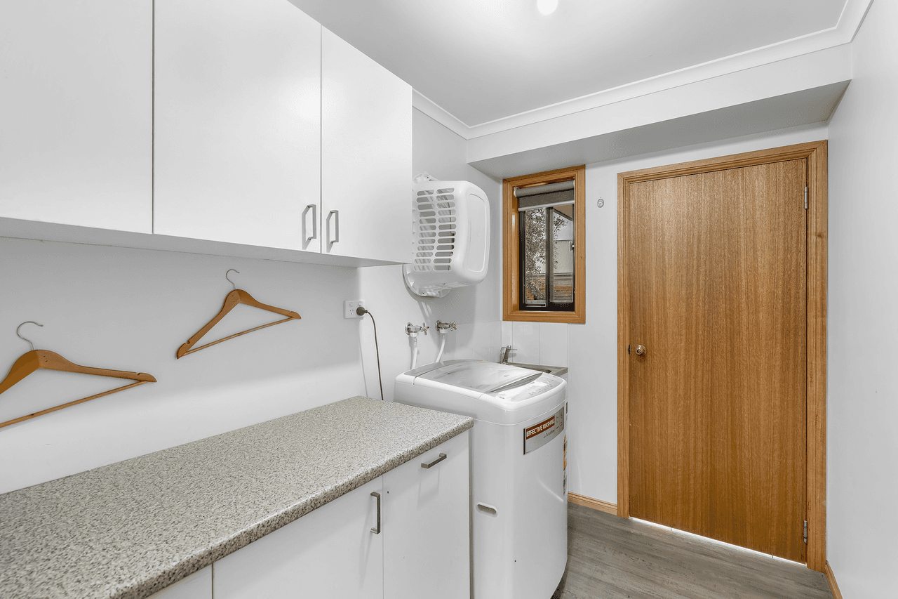 14 Clarence Crescent, ROKEBY, TAS 7019