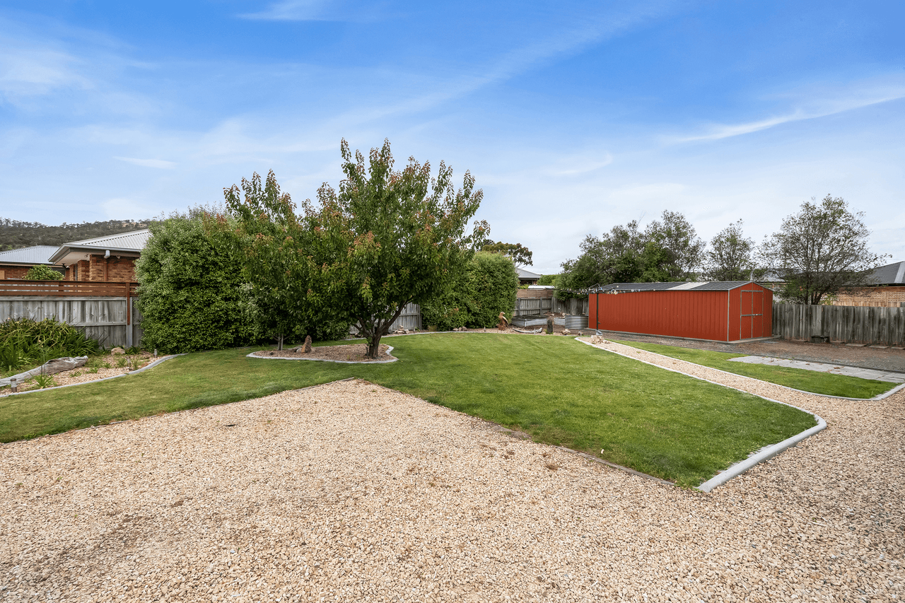 14 Clarence Crescent, ROKEBY, TAS 7019