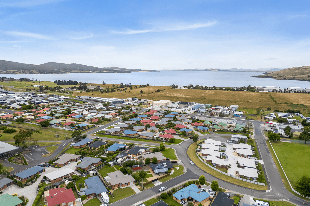14 Clarence Crescent, ROKEBY, TAS 7019