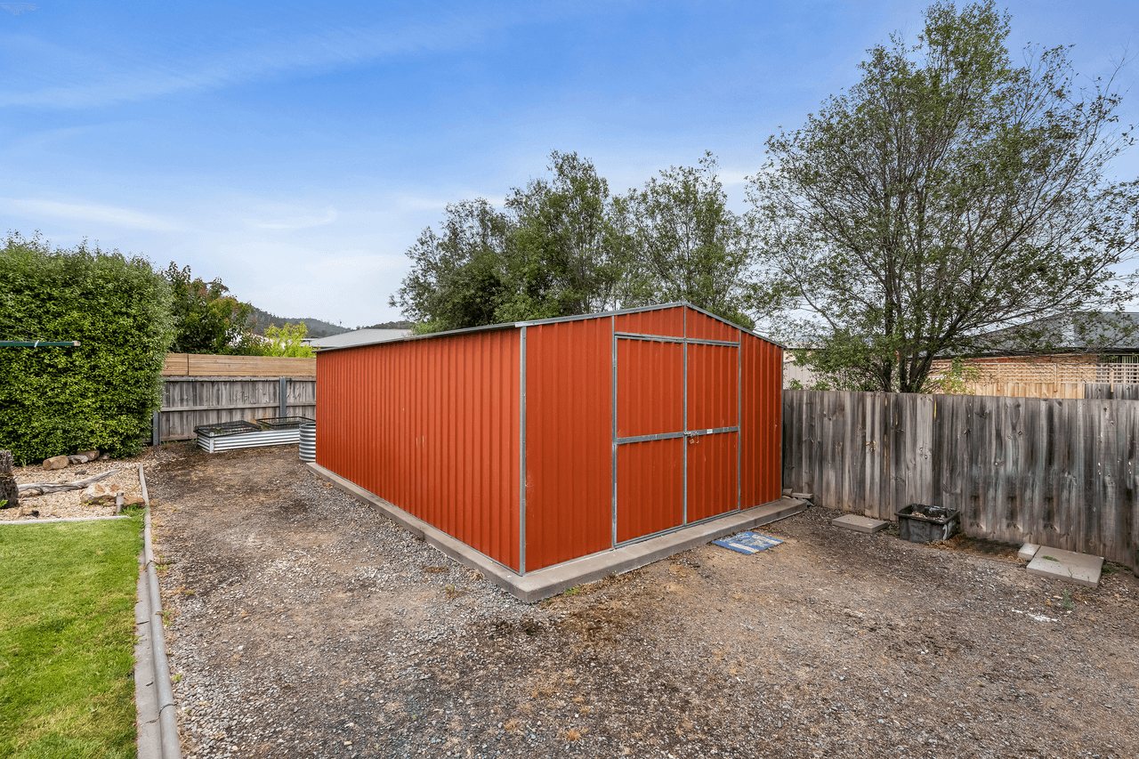 14 Clarence Crescent, ROKEBY, TAS 7019