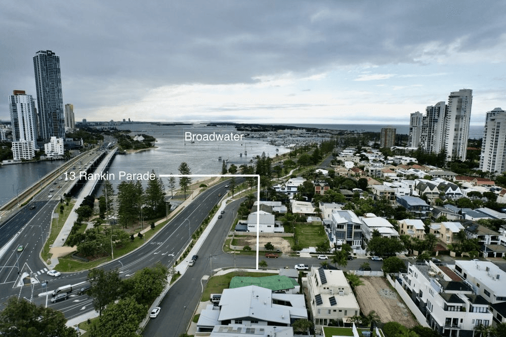 13 Rankin Parade, MAIN BEACH, QLD 4217