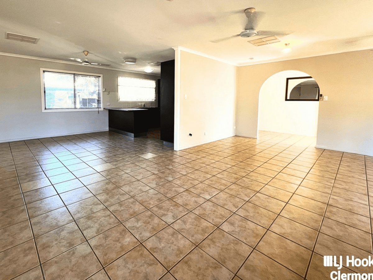 37 French street, CLERMONT, QLD 4721