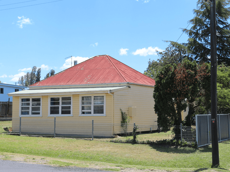 12 Oliver Street, GLEN INNES, NSW 2370