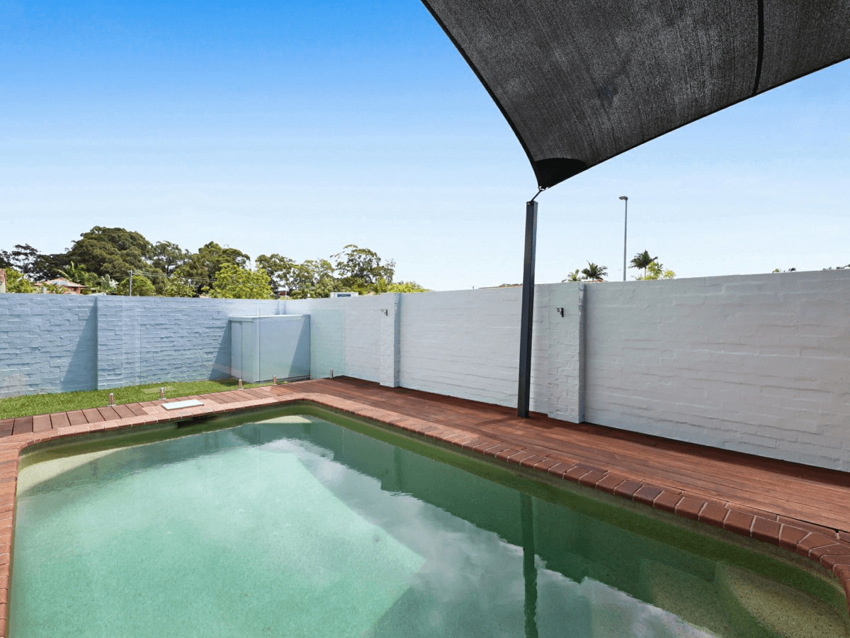 1/5 Avi Court, LABRADOR, QLD 4215