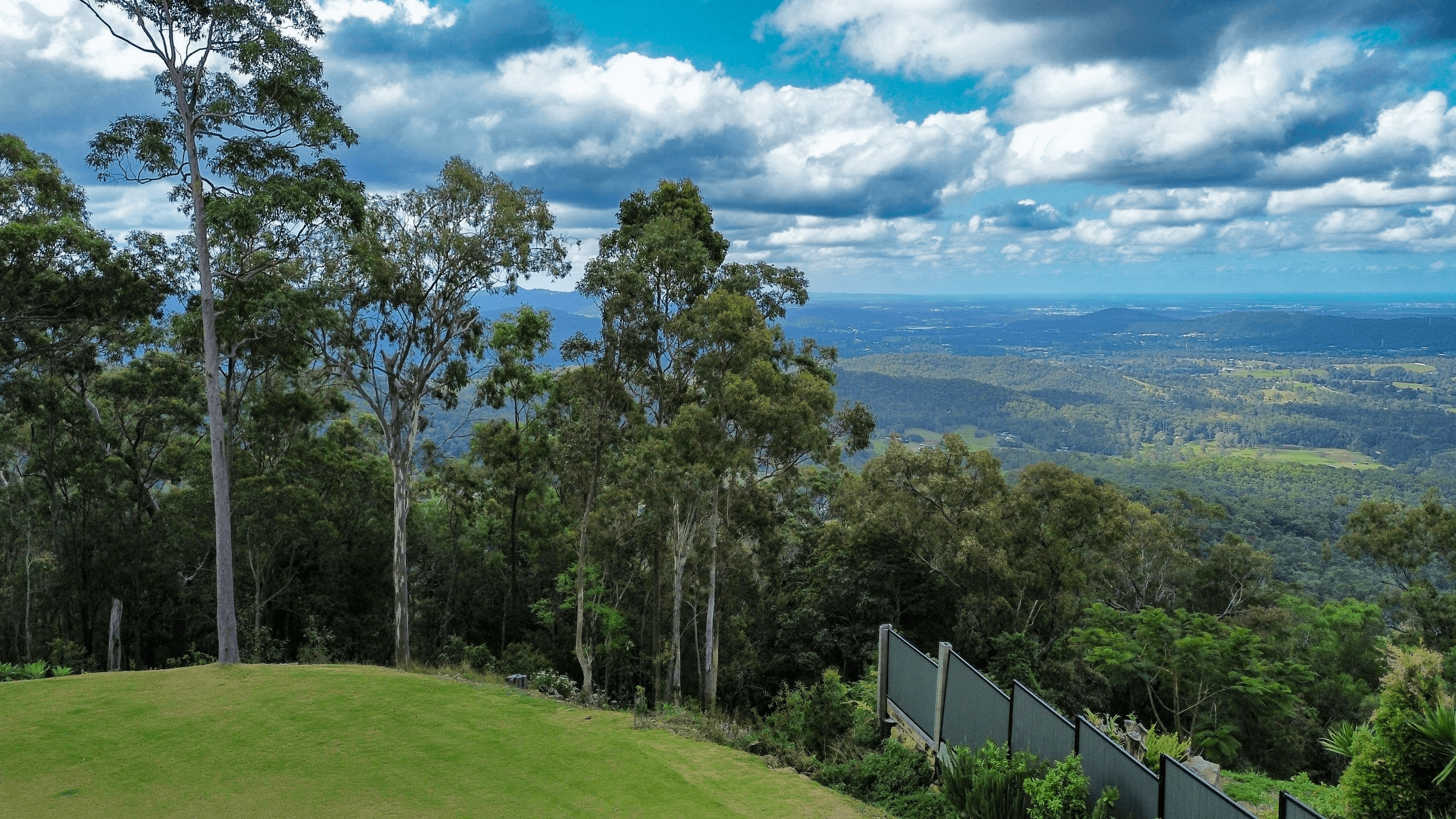 21 Wildflower Court, CLAGIRABA, QLD 4211