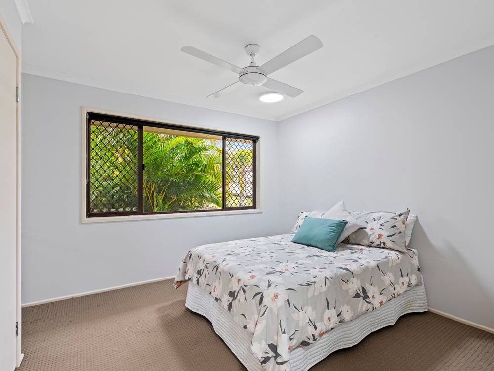 10 FARRELL DRIVE, WALLOON, QLD 4306